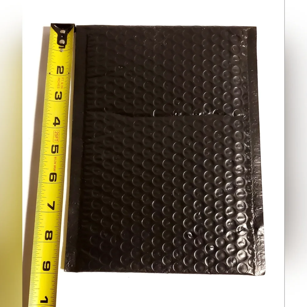 n/a black poly